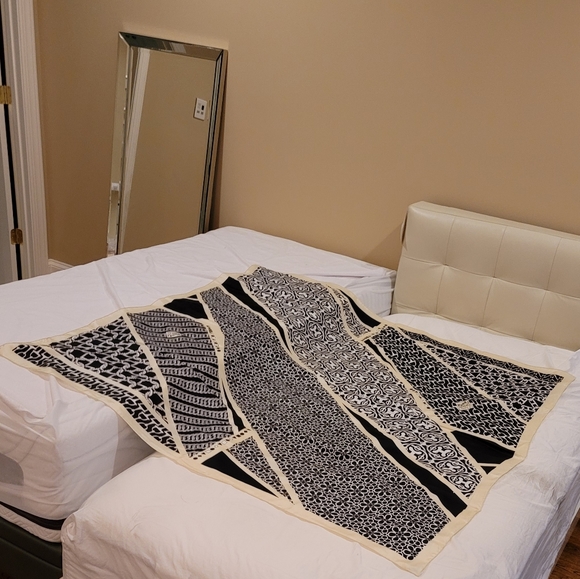 ❌SOLD - EBAY❌ Hermes Neutral Carre En Cravates Silk Scarf 140 - Picture 3 of 8